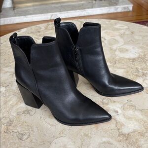 Nine West Womens Birds Block Heel Booties